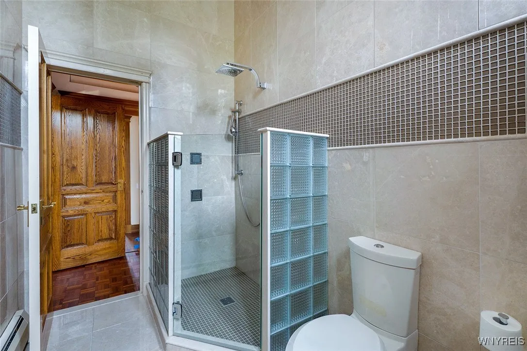 Upstairs Second Bath