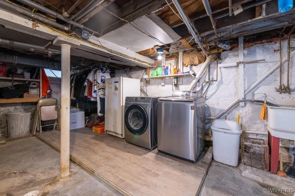 95 Aldrich Place, Buffalo, New York 14220, Buffalo, New York 14220, 3 Bedrooms Bedrooms, 8 Rooms Rooms,1 BathroomBathrooms,Residential,Closed,95 Aldrich Place, Buffalo, New York 14220,0,B1615467