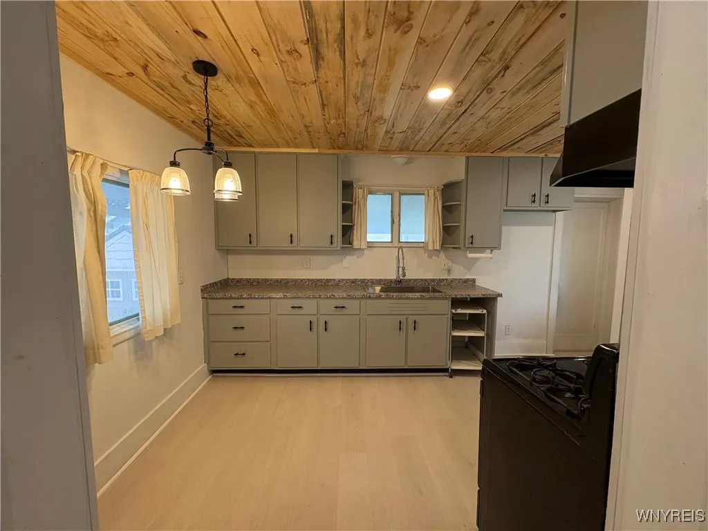 31 Columbia Avenue, Batavia-city, New York 14020, Batavia City, New York 14020, 2 Bedrooms Bedrooms, 7 Rooms Rooms,1 BathroomBathrooms,Residential,Closed,31 Columbia Avenue, Batavia-city, New York 14020,0,B1615555