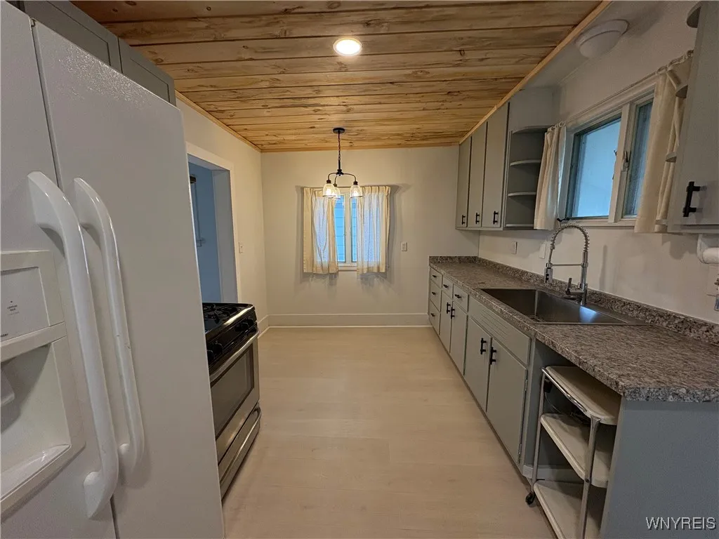 31 Columbia Avenue, Batavia-city, New York 14020, Batavia City, New York 14020, 2 Bedrooms Bedrooms, 7 Rooms Rooms,1 BathroomBathrooms,Residential,Closed,31 Columbia Avenue, Batavia-city, New York 14020,0,B1615555