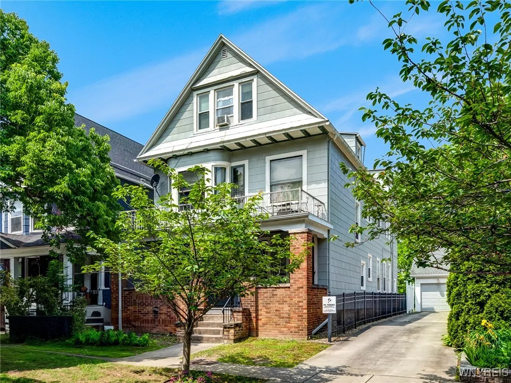 294 Baynes Street, Buffalo, New York 14213, Buffalo, New York 14213, 7 Bedrooms Bedrooms, ,4 BathroomsBathrooms,Residential,Closed,294 Baynes Street, Buffalo, New York 14213,B1615521