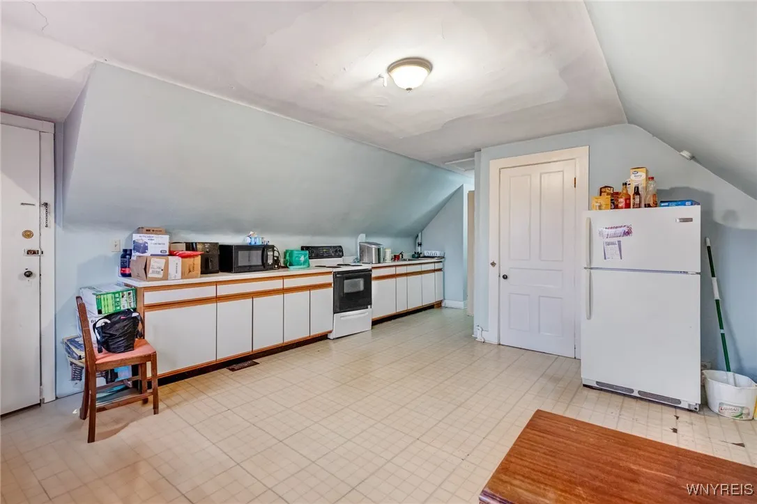 294 Baynes Street, Buffalo, New York 14213, Buffalo, New York 14213, 7 Bedrooms Bedrooms, ,4 BathroomsBathrooms,Residential,Closed,294 Baynes Street, Buffalo, New York 14213,B1615521