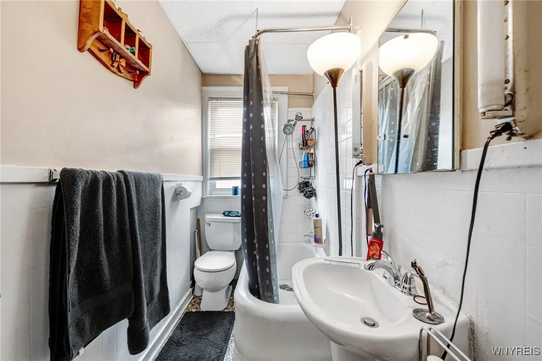 294 Baynes Street, Buffalo, New York 14213, Buffalo, New York 14213, 7 Bedrooms Bedrooms, ,4 BathroomsBathrooms,Residential,Closed,294 Baynes Street, Buffalo, New York 14213,B1615521