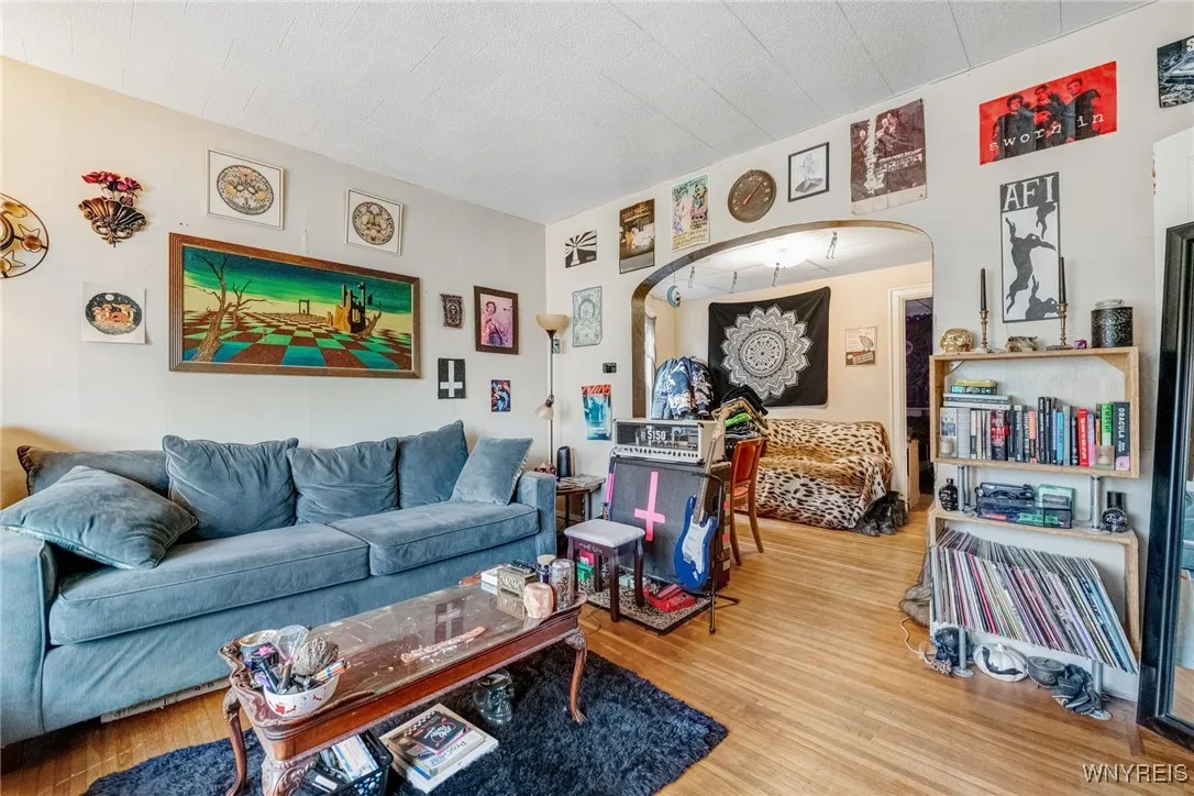 294 Baynes Street, Buffalo, New York 14213, Buffalo, New York 14213, 7 Bedrooms Bedrooms, ,4 BathroomsBathrooms,Residential,Closed,294 Baynes Street, Buffalo, New York 14213,B1615521