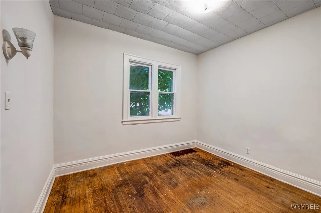 294 Baynes Street, Buffalo, New York 14213, Buffalo, New York 14213, 7 Bedrooms Bedrooms, ,4 BathroomsBathrooms,Residential,Closed,294 Baynes Street, Buffalo, New York 14213,B1615521