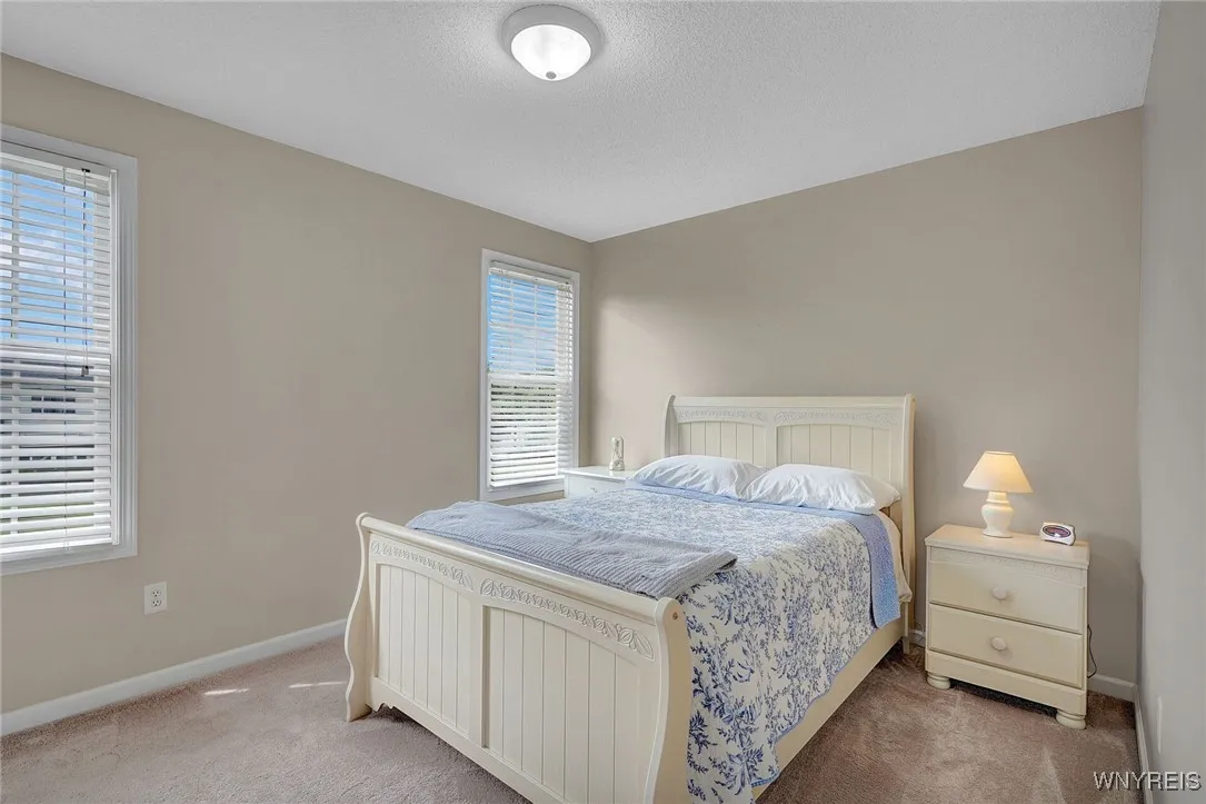 17 Park Meadow Drive, West Seneca, New York 14224, West Seneca, New York 14224, 3 Bedrooms Bedrooms, 9 Rooms Rooms,1 BathroomBathrooms,Residential,Closed,17 Park Meadow Drive, West Seneca, New York 14224,B1615097
