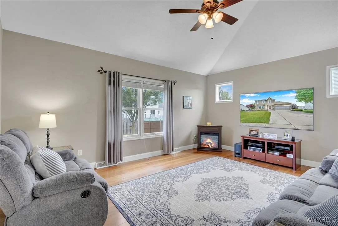 17 Park Meadow Drive, West Seneca, New York 14224, West Seneca, New York 14224, 3 Bedrooms Bedrooms, 9 Rooms Rooms,1 BathroomBathrooms,Residential,Closed,17 Park Meadow Drive, West Seneca, New York 14224,B1615097