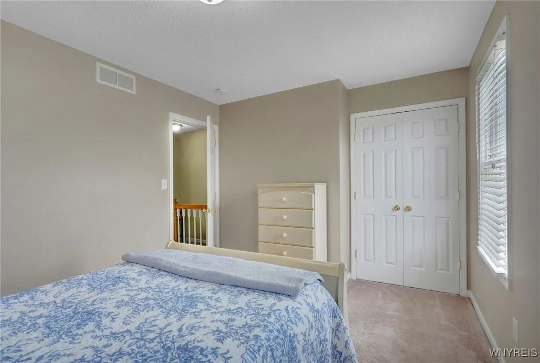 17 Park Meadow Drive, West Seneca, New York 14224, West Seneca, New York 14224, 3 Bedrooms Bedrooms, 9 Rooms Rooms,1 BathroomBathrooms,Residential,Closed,17 Park Meadow Drive, West Seneca, New York 14224,B1615097