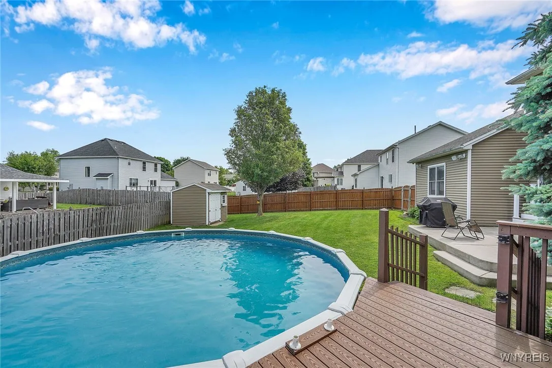 17 Park Meadow Drive, West Seneca, New York 14224, West Seneca, New York 14224, 3 Bedrooms Bedrooms, 9 Rooms Rooms,1 BathroomBathrooms,Residential,Closed,17 Park Meadow Drive, West Seneca, New York 14224,B1615097
