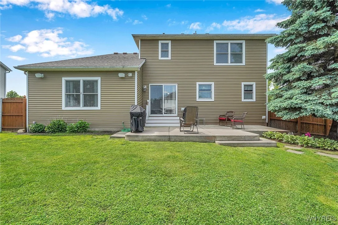 17 Park Meadow Drive, West Seneca, New York 14224, West Seneca, New York 14224, 3 Bedrooms Bedrooms, 9 Rooms Rooms,1 BathroomBathrooms,Residential,Closed,17 Park Meadow Drive, West Seneca, New York 14224,B1615097