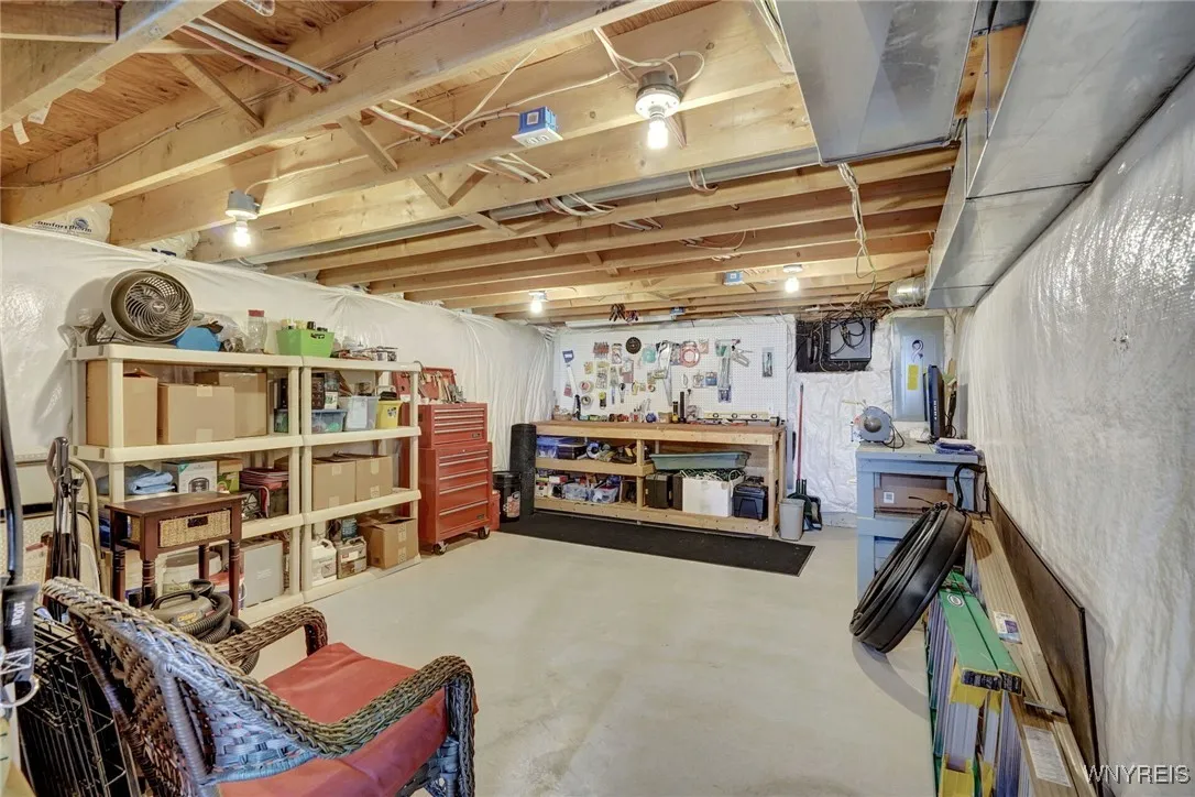 17 Park Meadow Drive, West Seneca, New York 14224, West Seneca, New York 14224, 3 Bedrooms Bedrooms, 9 Rooms Rooms,1 BathroomBathrooms,Residential,Closed,17 Park Meadow Drive, West Seneca, New York 14224,B1615097