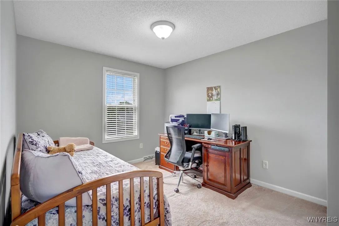 17 Park Meadow Drive, West Seneca, New York 14224, West Seneca, New York 14224, 3 Bedrooms Bedrooms, 9 Rooms Rooms,1 BathroomBathrooms,Residential,Closed,17 Park Meadow Drive, West Seneca, New York 14224,B1615097
