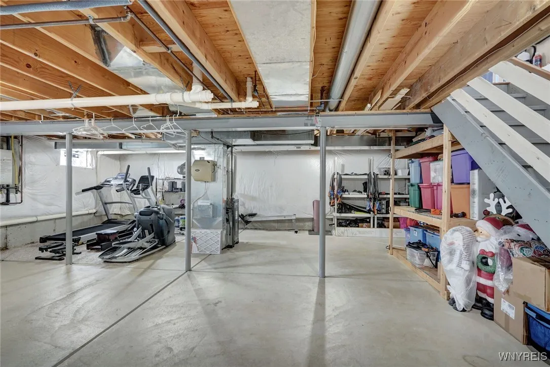 17 Park Meadow Drive, West Seneca, New York 14224, West Seneca, New York 14224, 3 Bedrooms Bedrooms, 9 Rooms Rooms,1 BathroomBathrooms,Residential,Closed,17 Park Meadow Drive, West Seneca, New York 14224,B1615097
