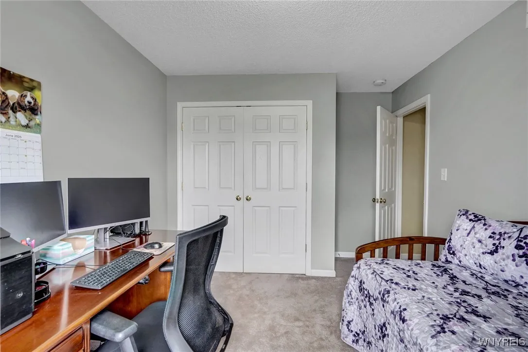 17 Park Meadow Drive, West Seneca, New York 14224, West Seneca, New York 14224, 3 Bedrooms Bedrooms, 9 Rooms Rooms,1 BathroomBathrooms,Residential,Closed,17 Park Meadow Drive, West Seneca, New York 14224,B1615097