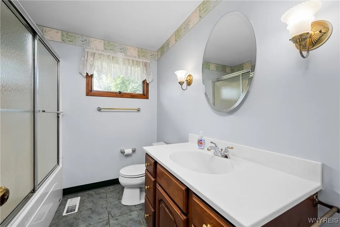 393 Woodgate Road, Tonawanda-town, New York 14150, Tonawanda, New York 14150, 4 Bedrooms Bedrooms, 8 Rooms Rooms,2 BathroomsBathrooms,Residential,Closed,393 Woodgate Road, Tonawanda-town, New York 14150,0,B1615242