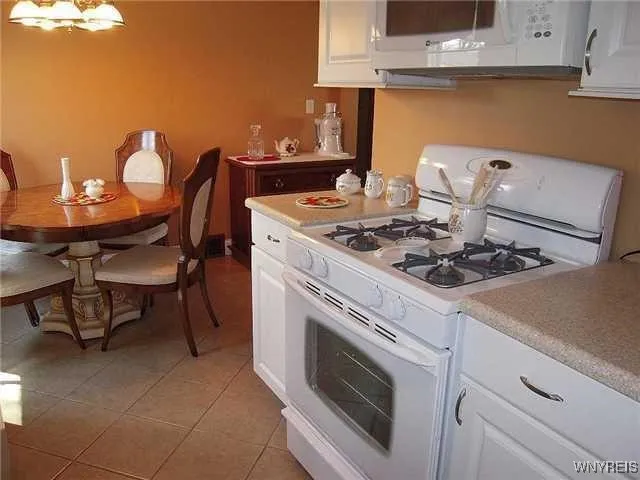 75 Susan Lane, Cheektowaga, New York 14225, Cheektowaga, New York 14225, 3 Bedrooms Bedrooms, 7 Rooms Rooms,1 BathroomBathrooms,Residential,Closed,75 Susan Lane, Cheektowaga, New York 14225,0,B1615507