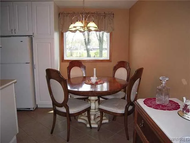 75 Susan Lane, Cheektowaga, New York 14225, Cheektowaga, New York 14225, 3 Bedrooms Bedrooms, 7 Rooms Rooms,1 BathroomBathrooms,Residential,Closed,75 Susan Lane, Cheektowaga, New York 14225,0,B1615507