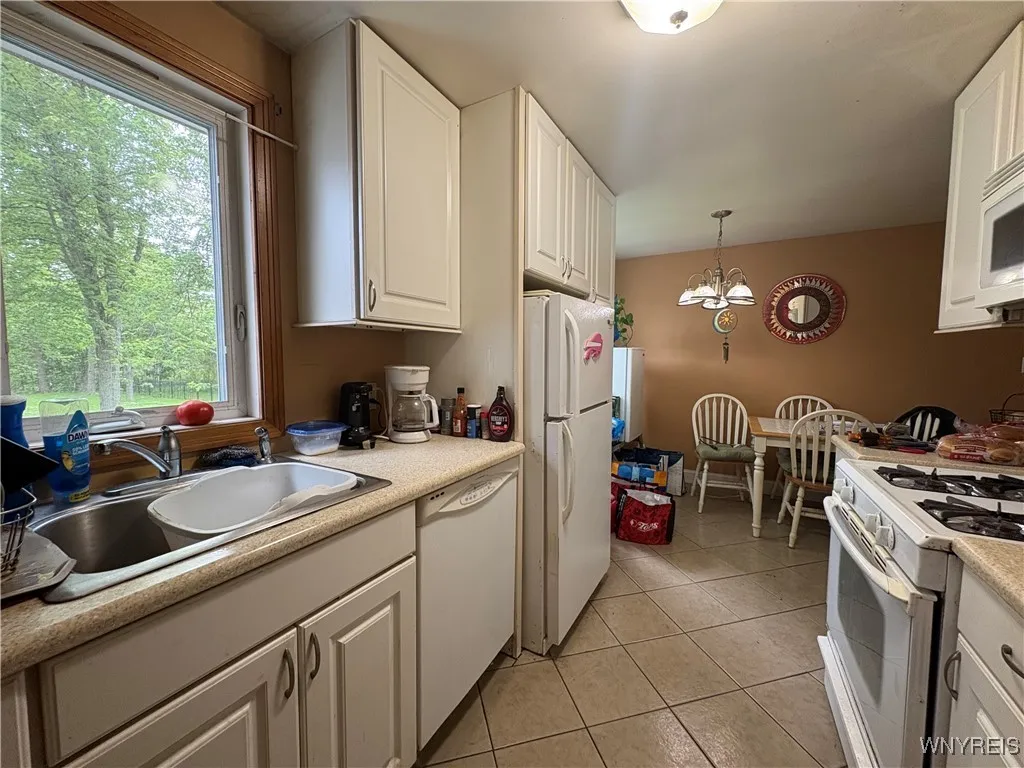 75 Susan Lane, Cheektowaga, New York 14225, Cheektowaga, New York 14225, 3 Bedrooms Bedrooms, 7 Rooms Rooms,1 BathroomBathrooms,Residential,Closed,75 Susan Lane, Cheektowaga, New York 14225,0,B1615507
