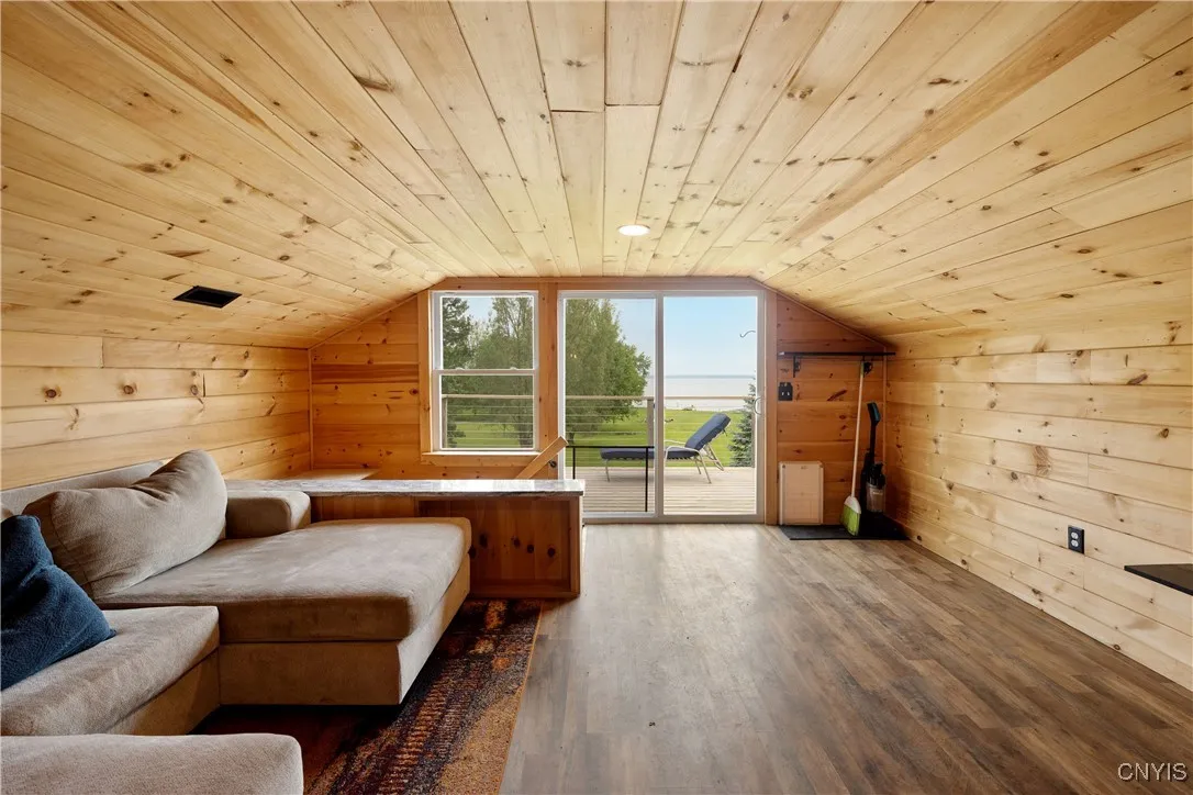 Garage Loft Apartment or AirBnB