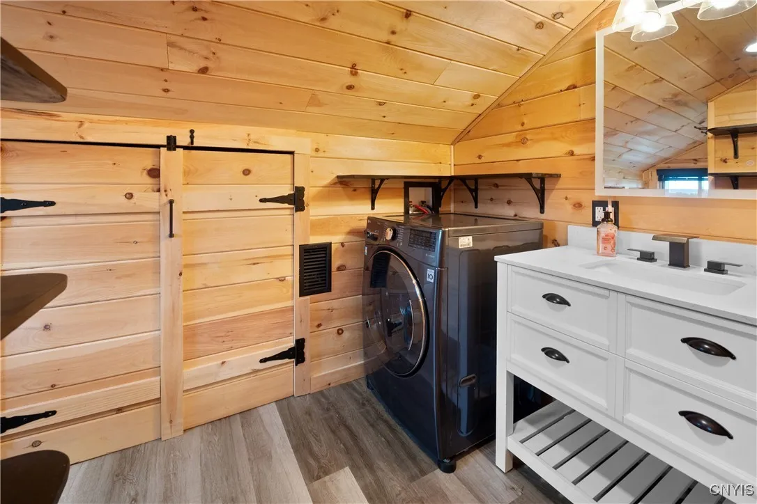 Full Bathroom with Washer/Dryer combo