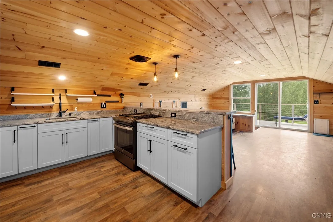 Garage Loft Apartment or AirBnB