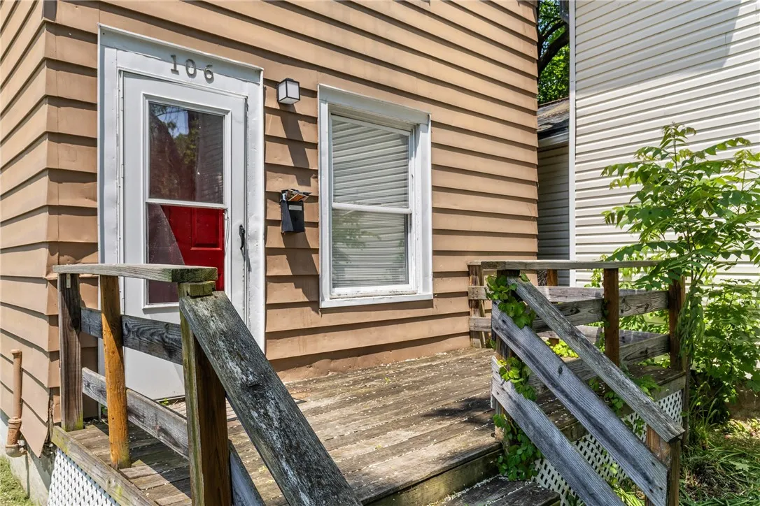 106 Cottage Street, Rochester, New York 14608, Rochester, New York 14608, 2 Bedrooms Bedrooms, 5 Rooms Rooms,1 BathroomBathrooms,Residential,For Sale,106 Cottage Street, Rochester, New York 14608,R1615102