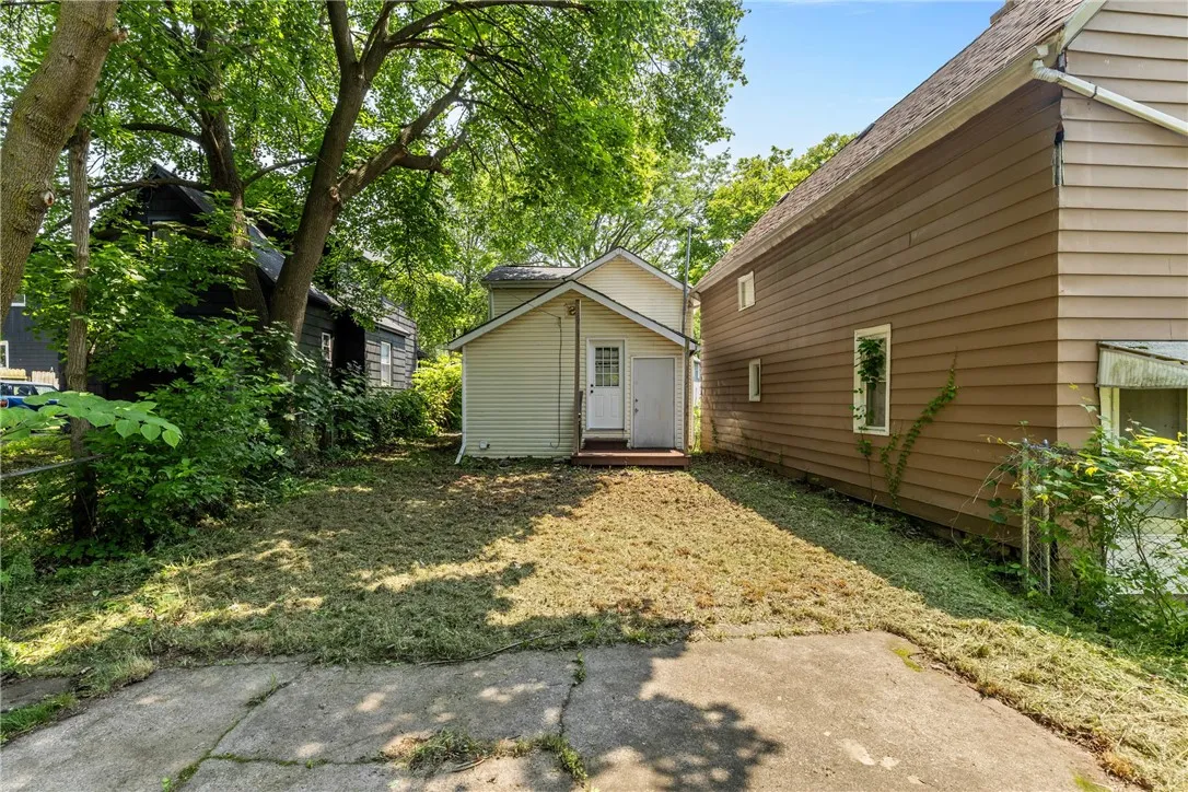 102 Cottage Street, Rochester, New York 14608, Rochester, New York 14608, 2 Bedrooms Bedrooms, 5 Rooms Rooms,1 BathroomBathrooms,Residential,For Sale,102 Cottage Street, Rochester, New York 14608,R1615099