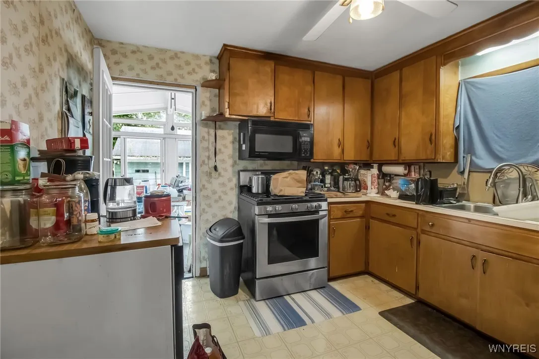 1468 Elm Street, Alden, New York 14004, Alden, New York 14004, 5 Bedrooms Bedrooms, 11 Rooms Rooms,2 BathroomsBathrooms,Residential,Closed,1468 Elm Street, Alden, New York 14004,B1614640