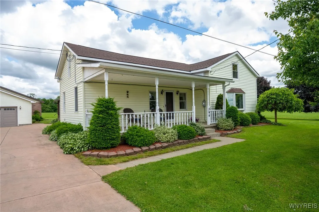 796 Bear Road, Bennington, New York 14037, Bennington, New York 14037, 4 Bedrooms Bedrooms, 7 Rooms Rooms,1 BathroomBathrooms,Residential,Closed,796 Bear Road, Bennington, New York 14037,0,B1615209