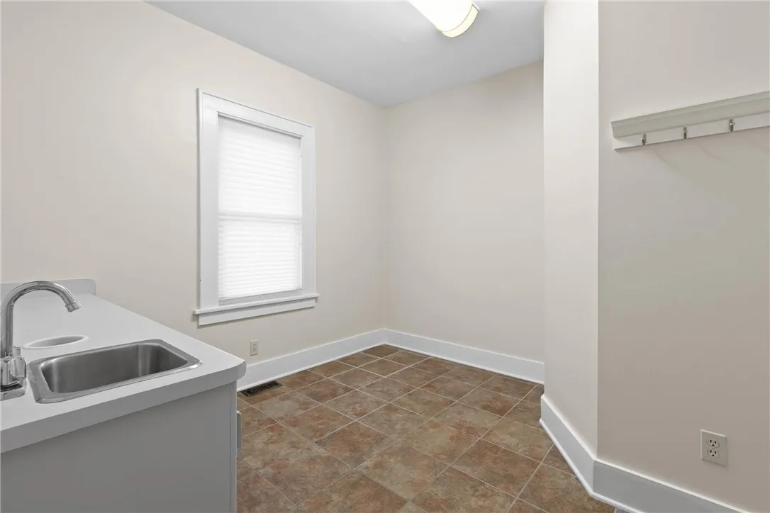 62 Empire Boulevard, Irondequoit, New York 14609, Irondequoit, New York 14609, ,Commercial Sale,For Sale,62 Empire Boulevard, Irondequoit, New York 14609,0,R1615504