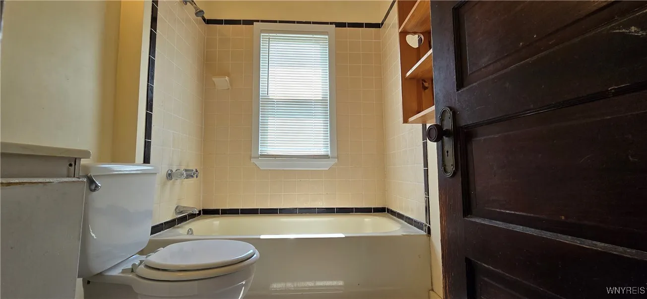 129 Albert Avenue, Buffalo, New York 14207, Buffalo, New York 14207, 4 Bedrooms Bedrooms, ,2 BathroomsBathrooms,Residential,For Sale,129 Albert Avenue, Buffalo, New York 14207,0,B1615551