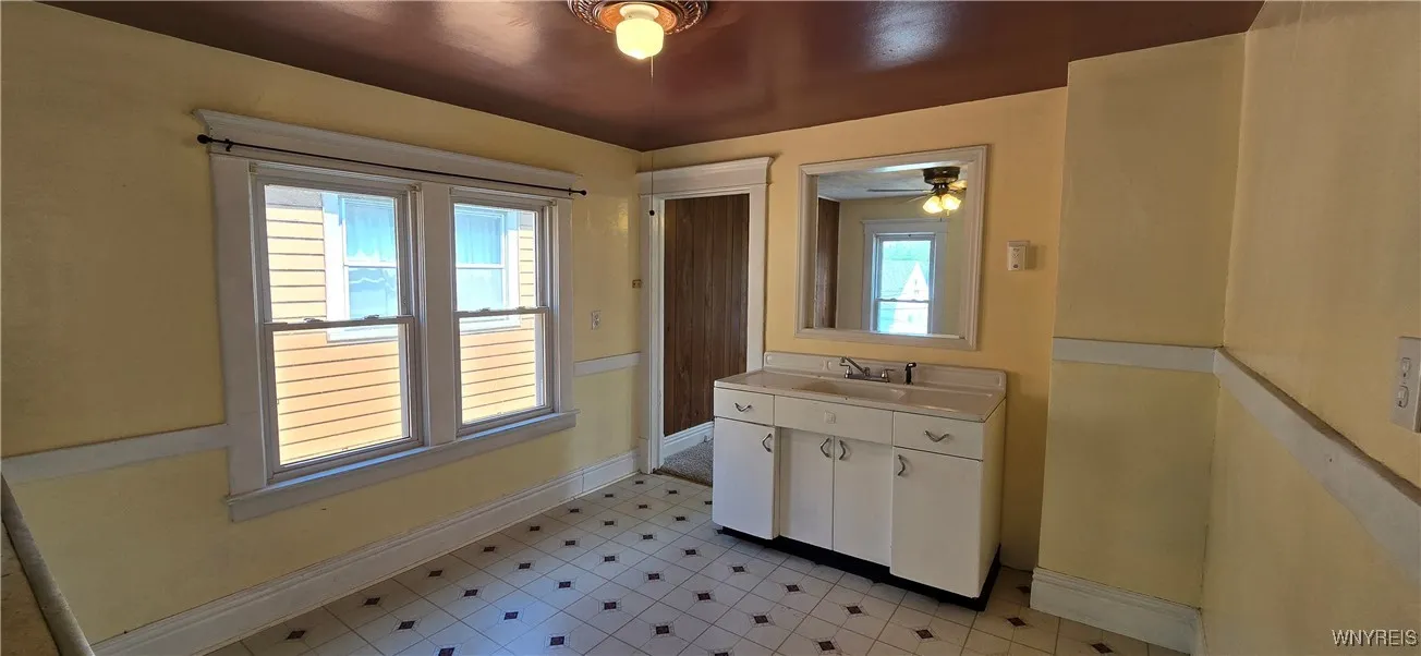 129 Albert Avenue, Buffalo, New York 14207, Buffalo, New York 14207, 4 Bedrooms Bedrooms, ,2 BathroomsBathrooms,Residential,For Sale,129 Albert Avenue, Buffalo, New York 14207,0,B1615551