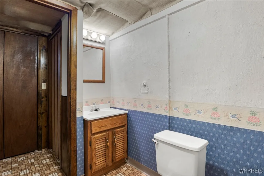 22 Carol Drive, West Seneca, New York 14224, West Seneca, New York 14224, 3 Bedrooms Bedrooms, 7 Rooms Rooms,2 BathroomsBathrooms,Residential,Closed,22 Carol Drive, West Seneca, New York 14224,B1615334