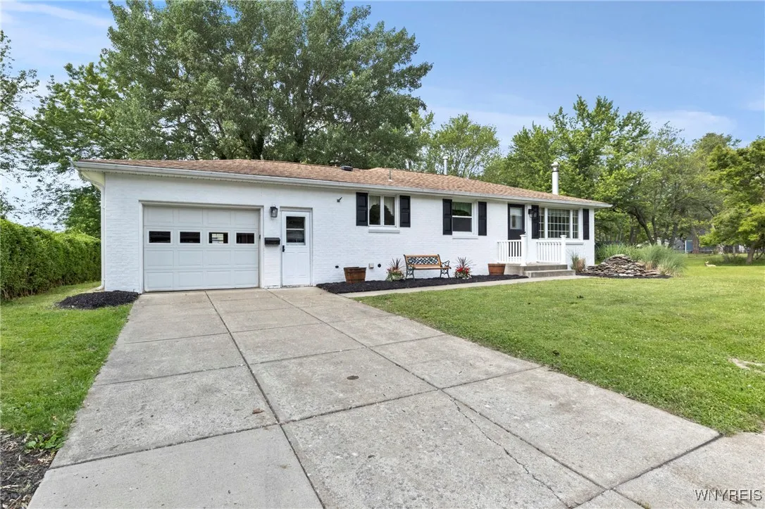 22 Carol Drive, West Seneca, New York 14224, West Seneca, New York 14224, 3 Bedrooms Bedrooms, 7 Rooms Rooms,2 BathroomsBathrooms,Residential,Closed,22 Carol Drive, West Seneca, New York 14224,B1615334