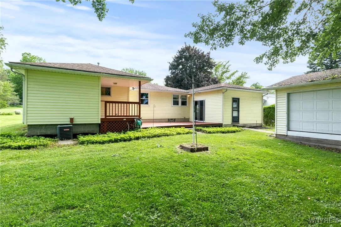 22 Carol Drive, West Seneca, New York 14224, West Seneca, New York 14224, 3 Bedrooms Bedrooms, 7 Rooms Rooms,2 BathroomsBathrooms,Residential,Closed,22 Carol Drive, West Seneca, New York 14224,B1615334