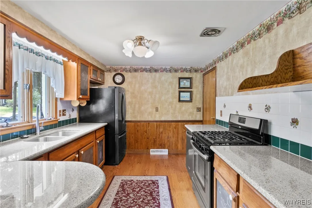 22 Carol Drive, West Seneca, New York 14224, West Seneca, New York 14224, 3 Bedrooms Bedrooms, 7 Rooms Rooms,2 BathroomsBathrooms,Residential,Closed,22 Carol Drive, West Seneca, New York 14224,B1615334