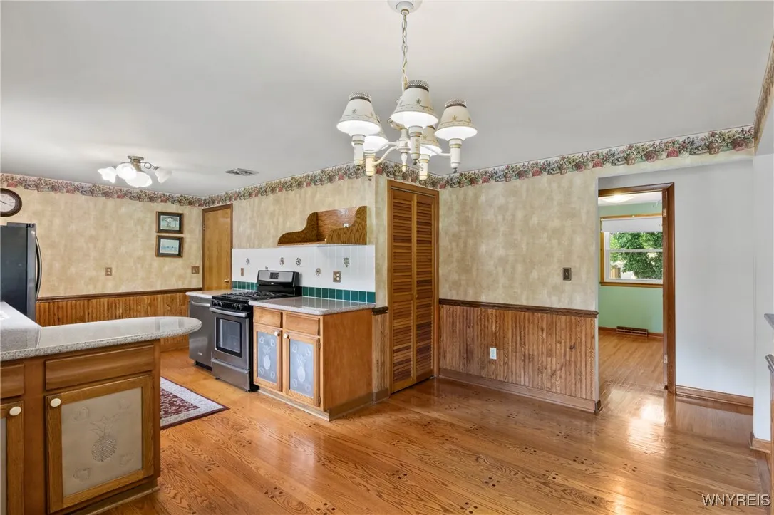 22 Carol Drive, West Seneca, New York 14224, West Seneca, New York 14224, 3 Bedrooms Bedrooms, 7 Rooms Rooms,2 BathroomsBathrooms,Residential,Closed,22 Carol Drive, West Seneca, New York 14224,B1615334