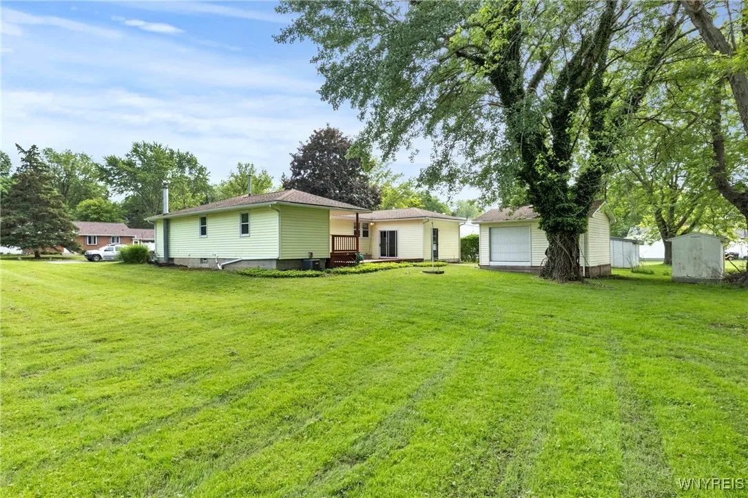 22 Carol Drive, West Seneca, New York 14224, West Seneca, New York 14224, 3 Bedrooms Bedrooms, 7 Rooms Rooms,2 BathroomsBathrooms,Residential,Closed,22 Carol Drive, West Seneca, New York 14224,B1615334