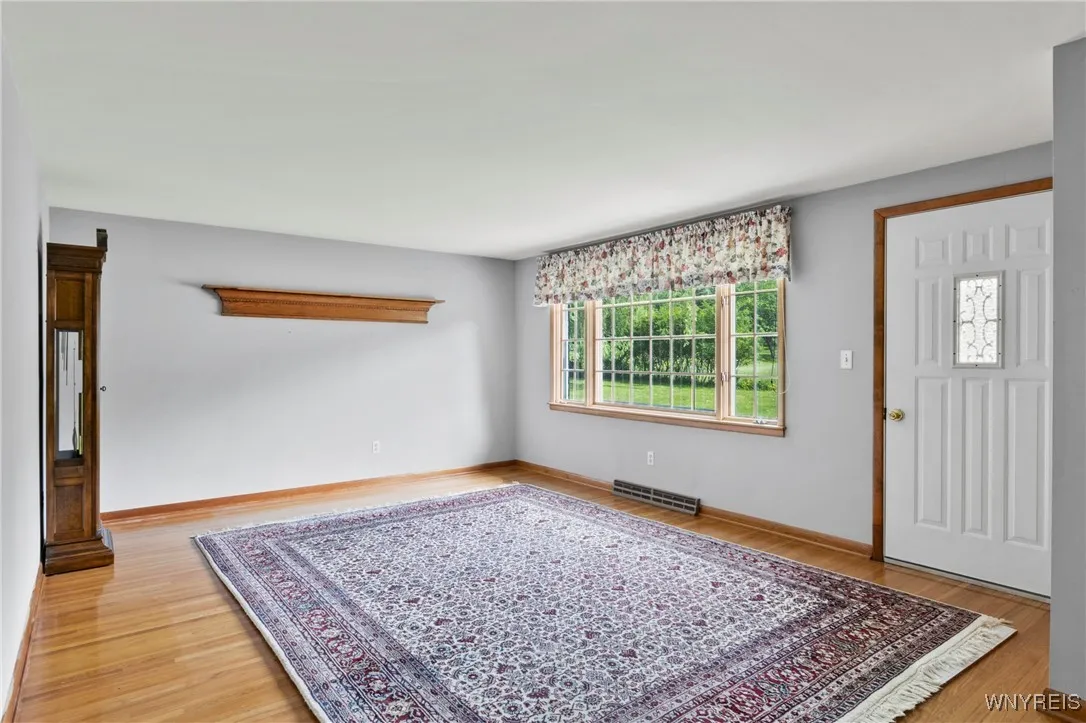 22 Carol Drive, West Seneca, New York 14224, West Seneca, New York 14224, 3 Bedrooms Bedrooms, 7 Rooms Rooms,2 BathroomsBathrooms,Residential,Closed,22 Carol Drive, West Seneca, New York 14224,B1615334