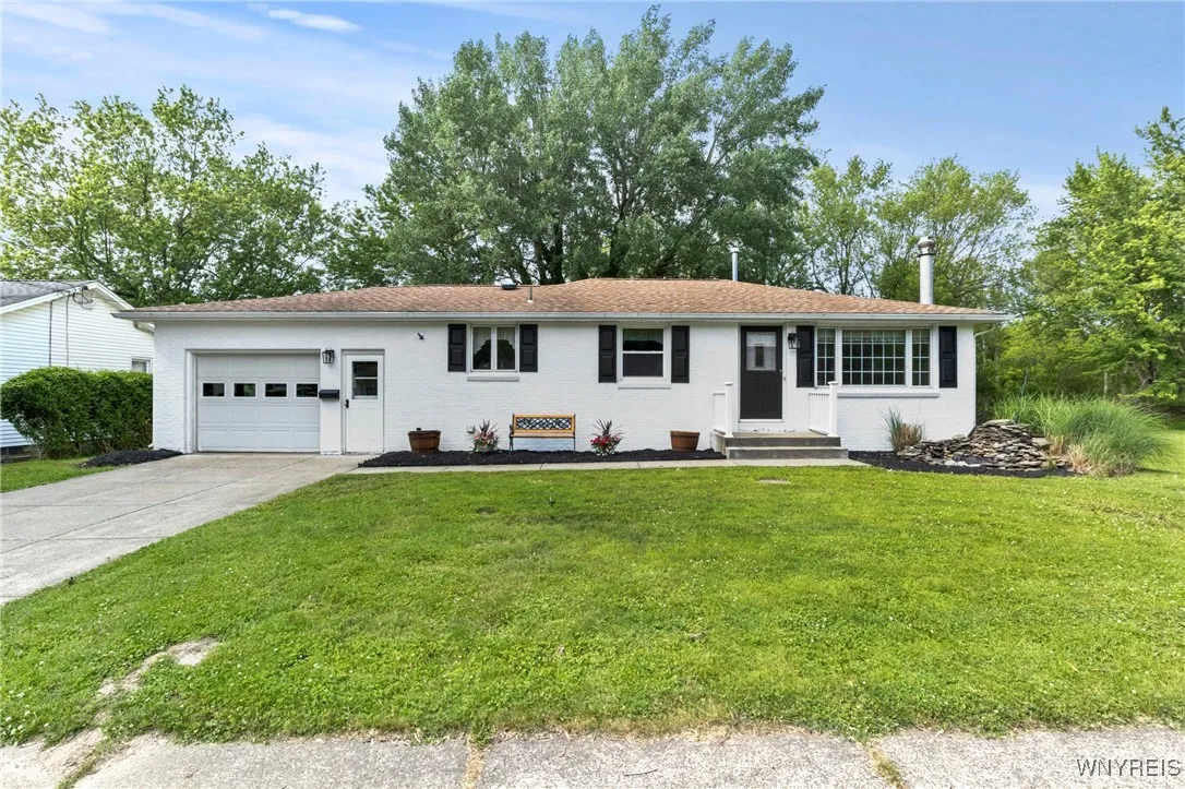 22 Carol Drive, West Seneca, New York 14224, West Seneca, New York 14224, 3 Bedrooms Bedrooms, 7 Rooms Rooms,2 BathroomsBathrooms,Residential,Closed,22 Carol Drive, West Seneca, New York 14224,B1615334