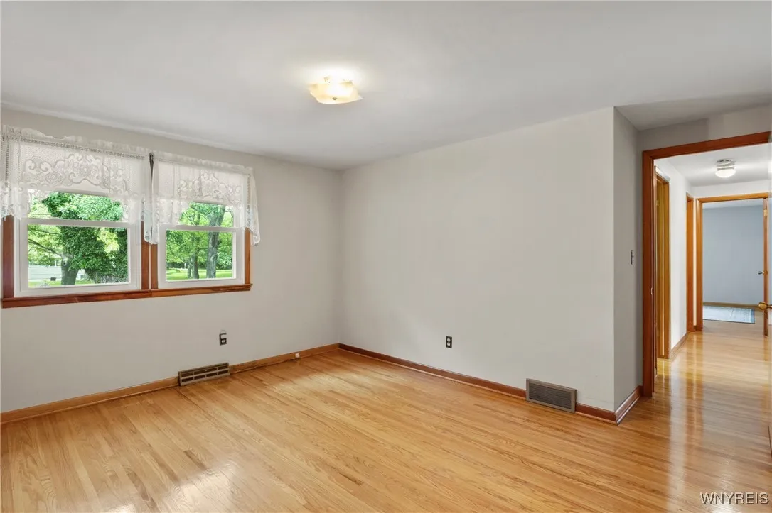 22 Carol Drive, West Seneca, New York 14224, West Seneca, New York 14224, 3 Bedrooms Bedrooms, 7 Rooms Rooms,2 BathroomsBathrooms,Residential,Closed,22 Carol Drive, West Seneca, New York 14224,B1615334