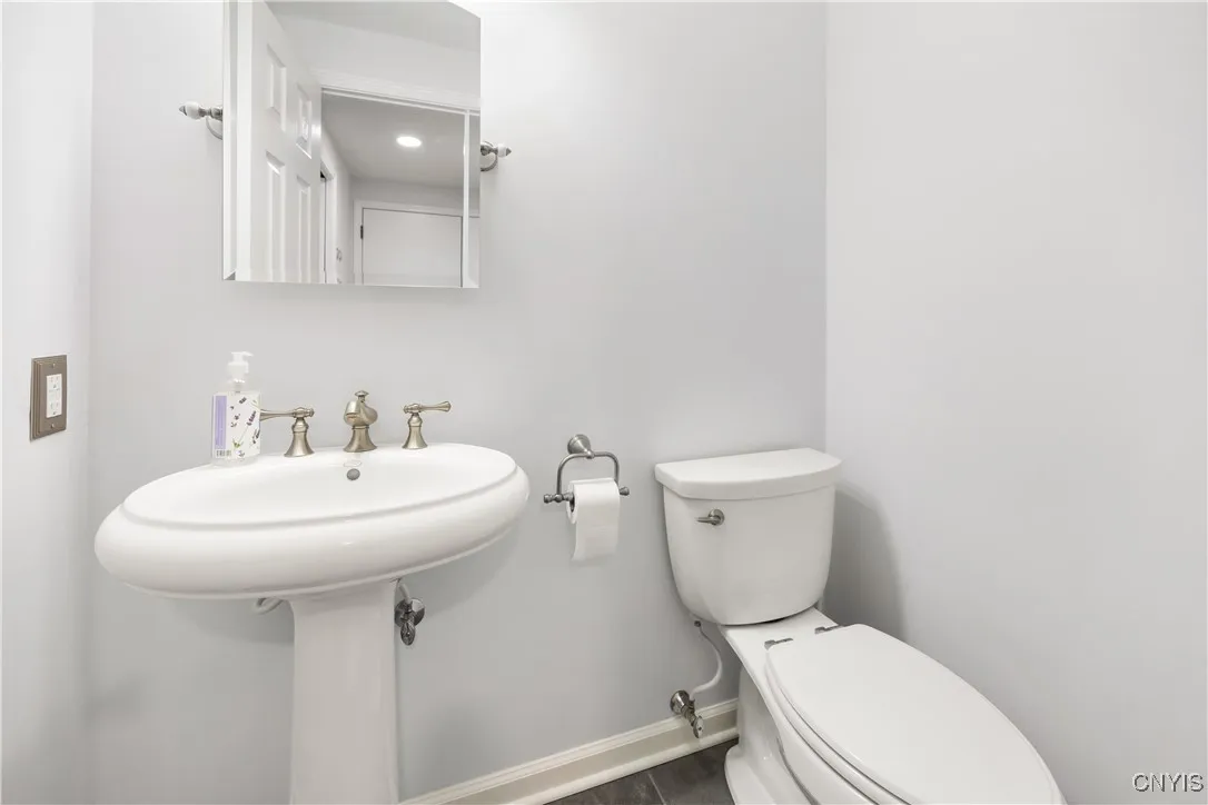 4797 Huntwood, Manlius, New York 13104, Manlius, New York 13104, 2 Bedrooms Bedrooms, 8 Rooms Rooms,1 BathroomBathrooms,Residential,Closed,4797 Huntwood, Manlius, New York 13104,0,S1610724