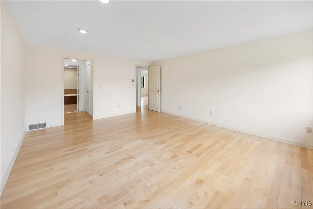4797 Huntwood, Manlius, New York 13104, Manlius, New York 13104, 2 Bedrooms Bedrooms, 8 Rooms Rooms,1 BathroomBathrooms,Residential,Closed,4797 Huntwood, Manlius, New York 13104,0,S1610724