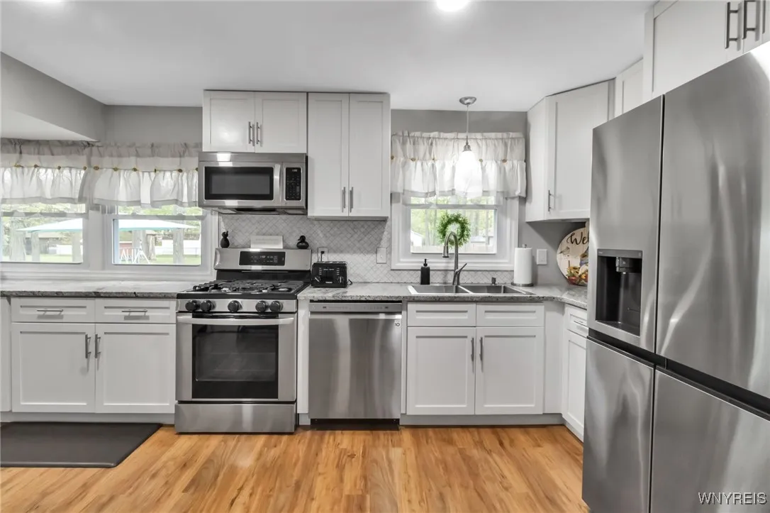 7180 Lincoln Avenue Extension, Lockport-town, New, Lockport Town, New York 14094, 3 Bedrooms Bedrooms, 7 Rooms Rooms,1 BathroomBathrooms,Residential,Closed,7180 Lincoln Avenue Extension, Lockport-town, New ,B1615806