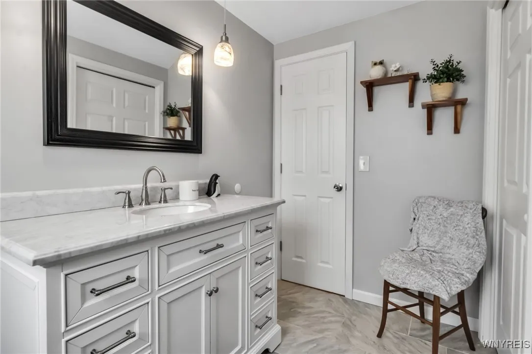 7180 Lincoln Avenue Extension, Lockport-town, New, Lockport Town, New York 14094, 3 Bedrooms Bedrooms, 7 Rooms Rooms,1 BathroomBathrooms,Residential,Closed,7180 Lincoln Avenue Extension, Lockport-town, New ,B1615806