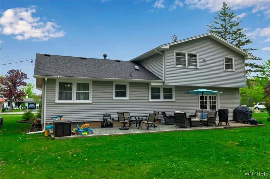 7180 Lincoln Avenue Extension, Lockport-town, New, Lockport Town, New York 14094, 3 Bedrooms Bedrooms, 7 Rooms Rooms,1 BathroomBathrooms,Residential,Closed,7180 Lincoln Avenue Extension, Lockport-town, New ,B1615806