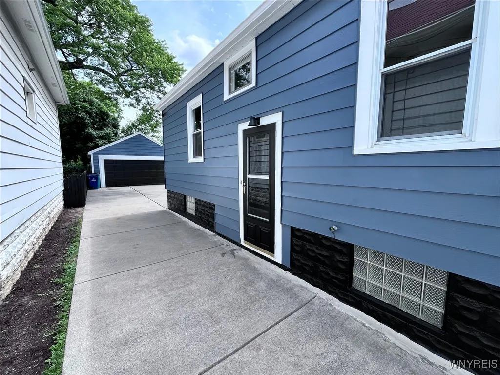 69 Albemarle Street, Buffalo, New York 14207, Buffalo, New York 14207, 4 Bedrooms Bedrooms, 8 Rooms Rooms,1 BathroomBathrooms,Residential,Closed,69 Albemarle Street, Buffalo, New York 14207,0,B1615707
