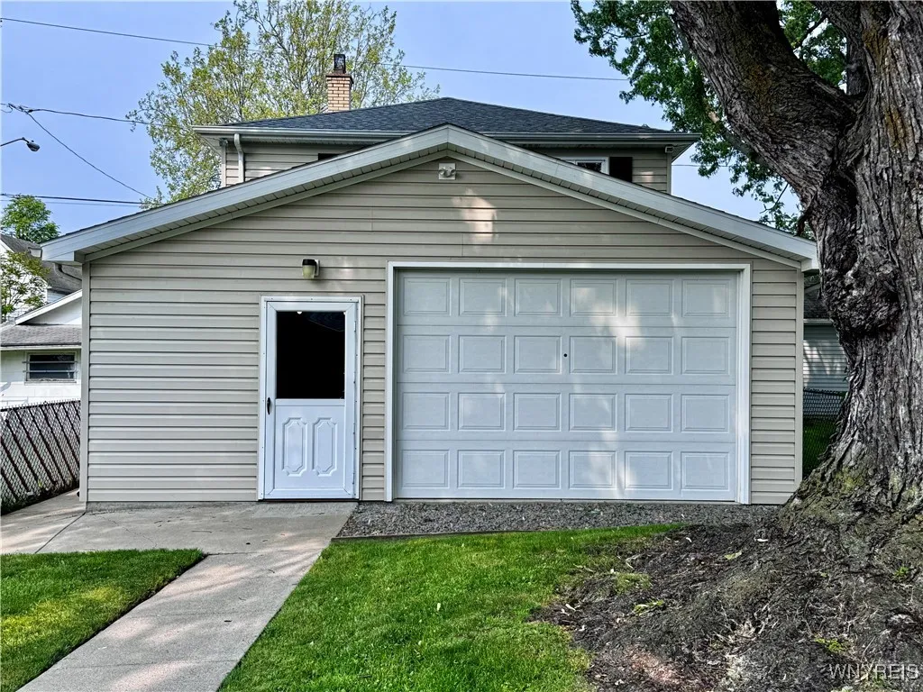 41 Wisconsin Place, Buffalo, New York 14211, Buffalo, New York 14211, 2 Bedrooms Bedrooms, 5 Rooms Rooms,1 BathroomBathrooms,Residential,Closed,41 Wisconsin Place, Buffalo, New York 14211,0,B1615614