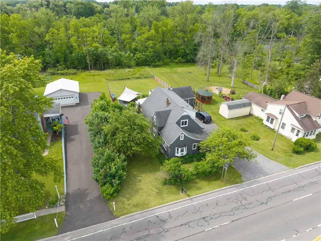 1836 Us Route 20, Seneca Falls, New York 13148, Seneca Falls, New York 13148, 4 Bedrooms Bedrooms, 7 Rooms Rooms,2 BathroomsBathrooms,Residential,Closed,1836 Us Route 20, Seneca Falls, New York 13148,0,R1615817