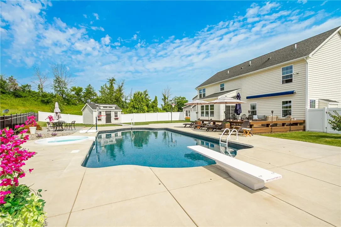 75 Ashlyn Rise, Penfield, New York 14450, Penfield, New York 14450, 5 Bedrooms Bedrooms, 11 Rooms Rooms,2 BathroomsBathrooms,Residential,Closed,75 Ashlyn Rise, Penfield, New York 14450,R1615725